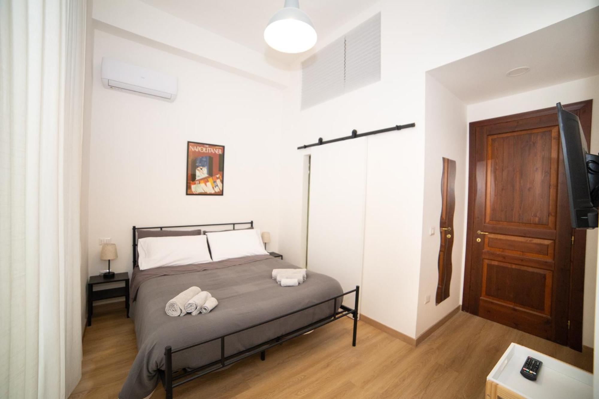 B&B 4Cella Наполи Екстериор снимка